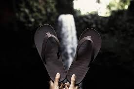 Indosole Upcycled Mens Essntls Flip Flop in Black